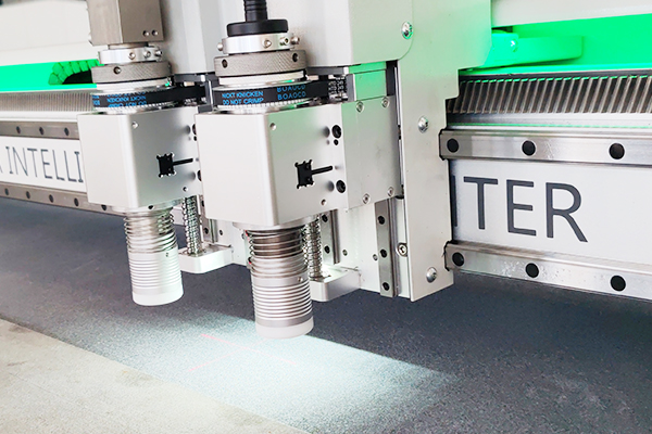 得馬裁切機(jī)